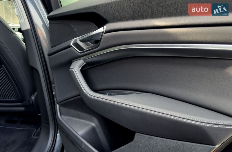 Позашляховик / Кросовер Audi e-tron 2020 в Переяславі