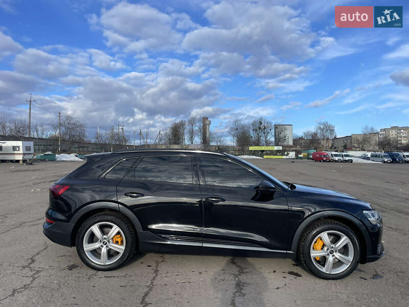 Внедорожник / Кроссовер Audi e-tron 2021 в Ровно