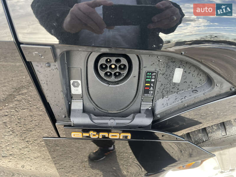 Внедорожник / Кроссовер Audi e-tron 2021 в Ровно