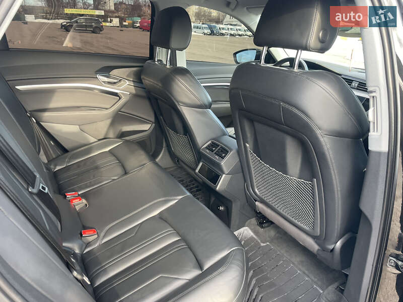 Внедорожник / Кроссовер Audi e-tron 2021 в Ровно
