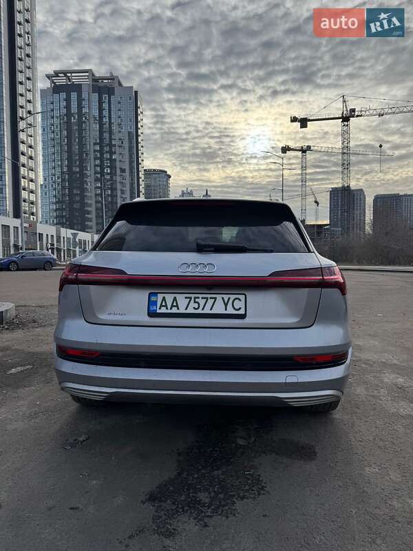Позашляховик / Кросовер Audi e-tron 2019 в Києві