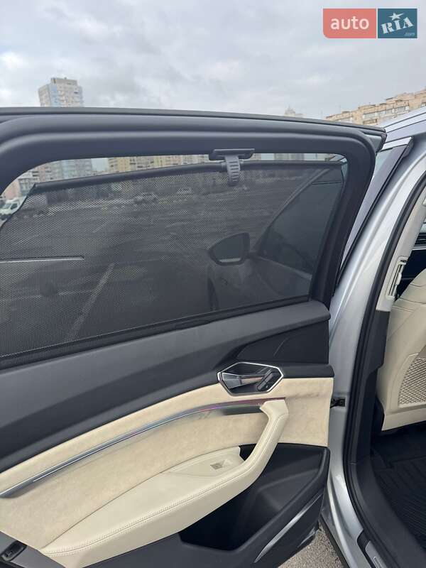 Позашляховик / Кросовер Audi e-tron 2019 в Києві