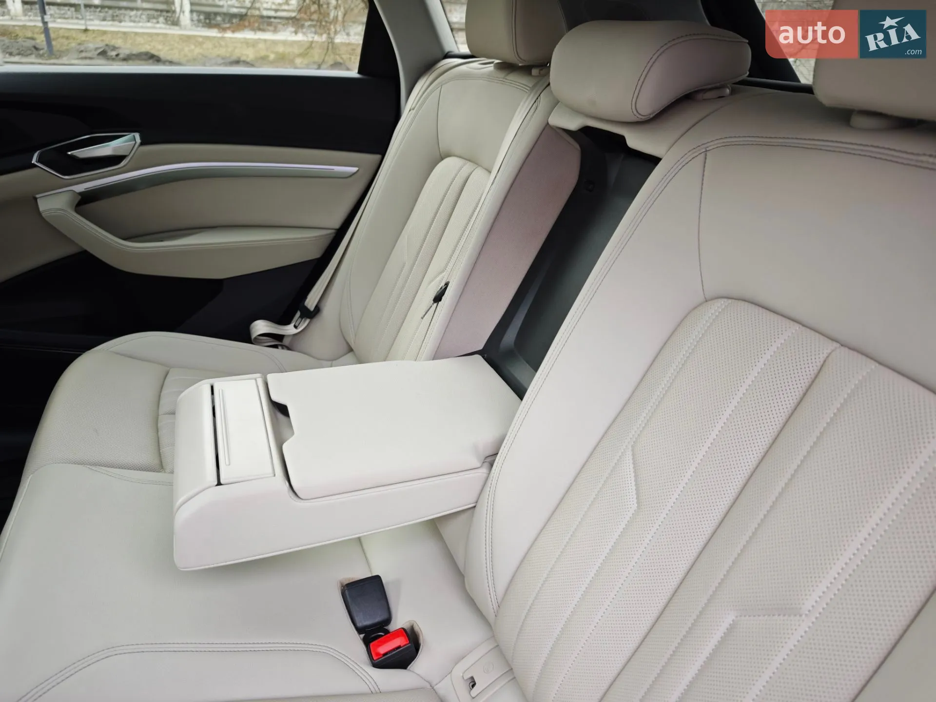 2021 Audi e-tron - мініатюра 27
