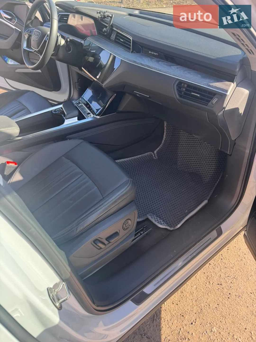 2022 Audi e-tron - мініатюра 19