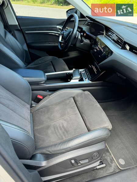 Внедорожник / Кроссовер Audi e-tron 2020 в Костополе фото 23 Внедорожник / Кроссовер Audi e-tron 2020 в Костополе