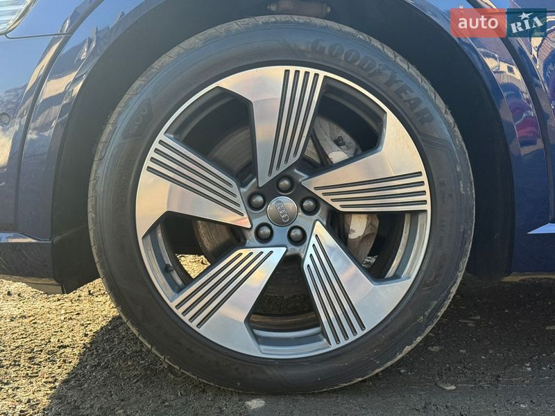 Позашляховик / Кросовер Audi e-tron 2020 в Луцьку