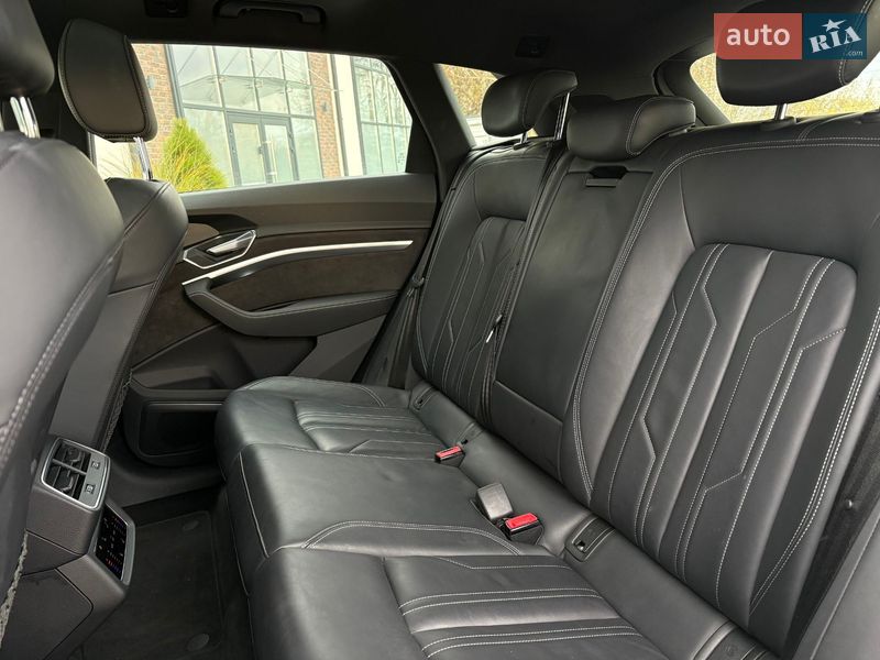 Внедорожник / Кроссовер Audi e-tron 2019 в Тернополе
