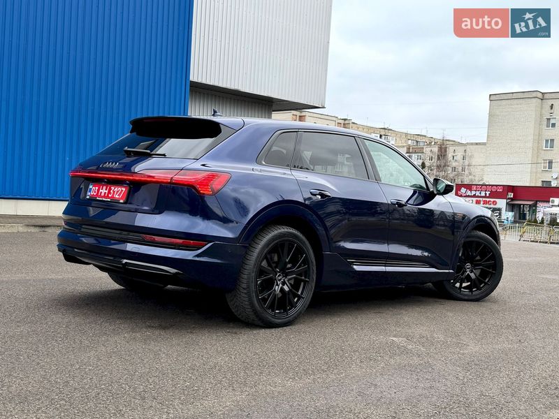 Внедорожник / Кроссовер Audi e-tron 2022 в Киеве