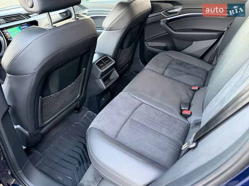 Внедорожник / Кроссовер Audi e-tron 2022 в Киеве