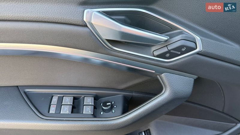Позашляховик / Кросовер Audi e-tron 2022 в Луцьку