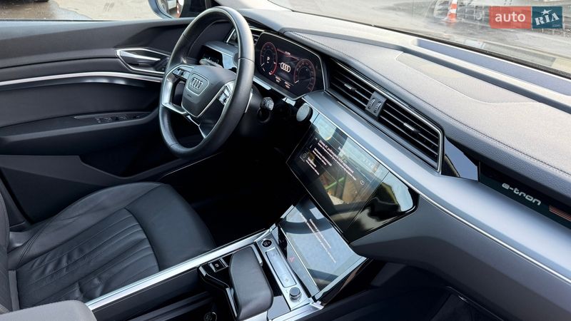 Позашляховик / Кросовер Audi e-tron 2022 в Луцьку