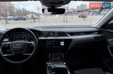Позашляховик / Кросовер Audi e-tron 2022 в Києві