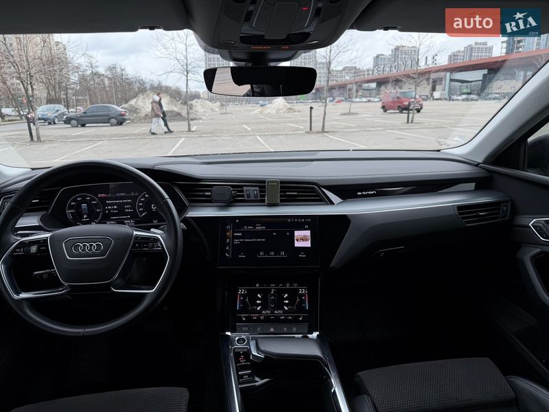 Внедорожник / Кроссовер Audi e-tron 2022 в Киеве