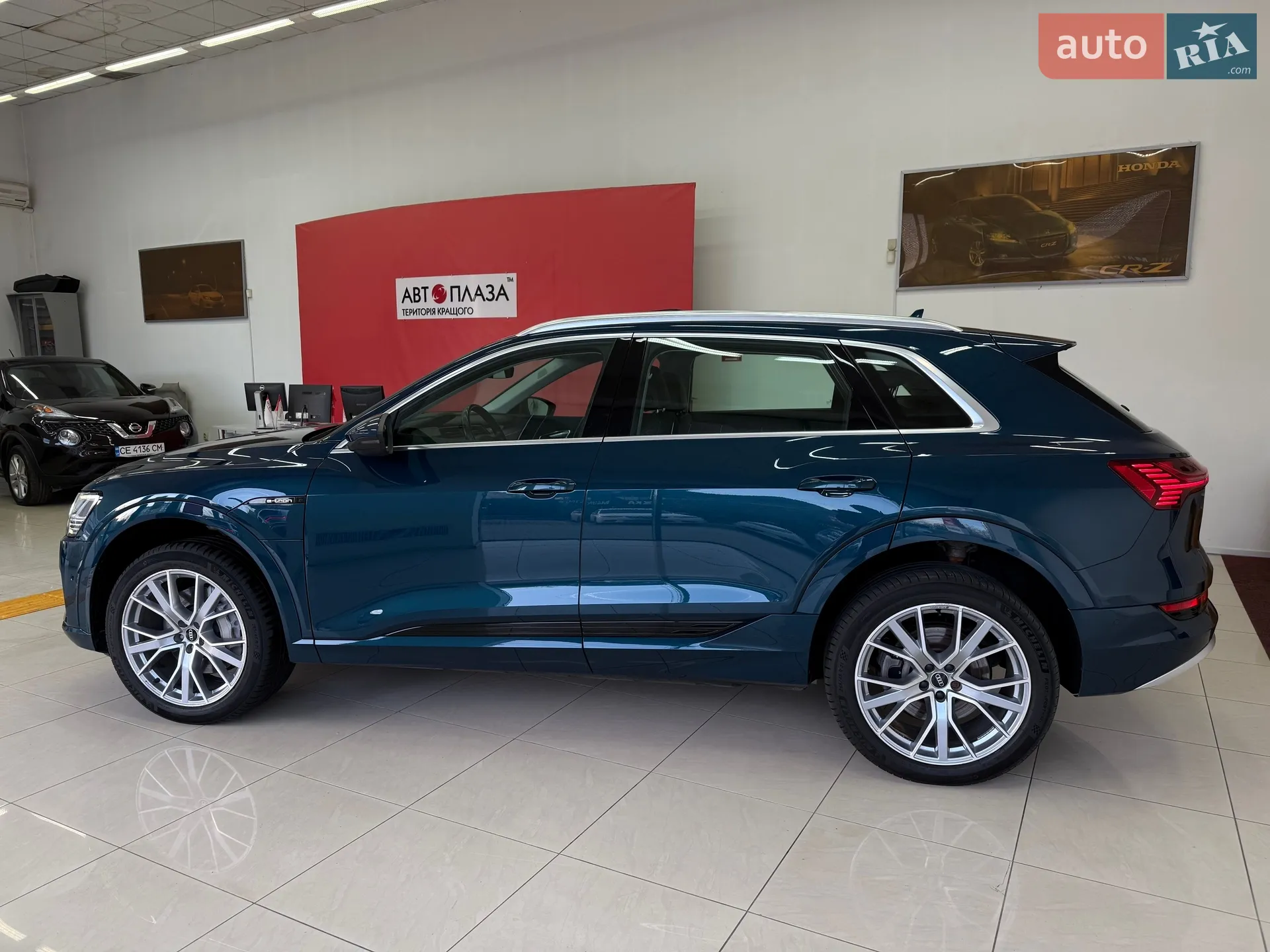 2020 Audi e-tron - мініатюра 2