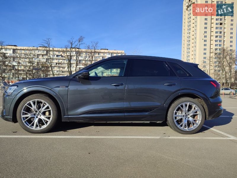 Внедорожник / Кроссовер Audi e-tron 2020 в Киеве