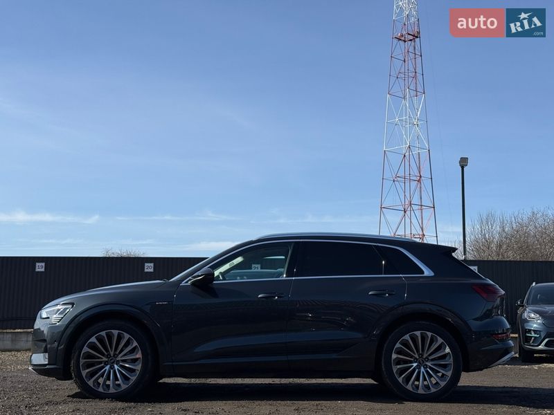 Позашляховик / Кросовер Audi e-tron 2022 в Луцьку