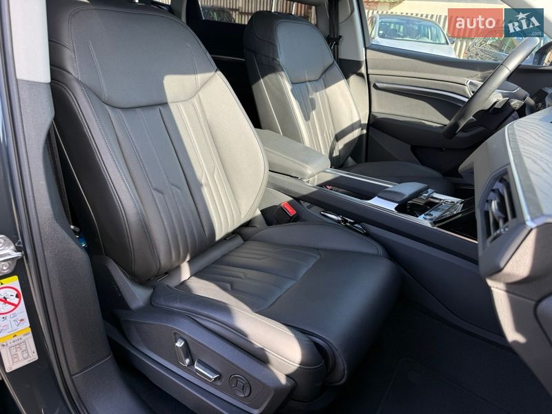 Позашляховик / Кросовер Audi e-tron 2022 в Луцьку