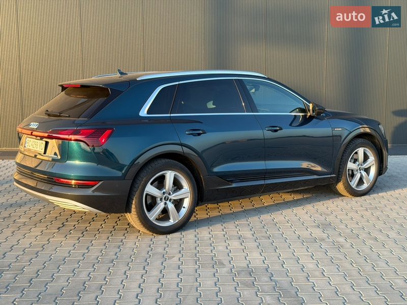 Позашляховик / Кросовер Audi e-tron 2021 в Львові