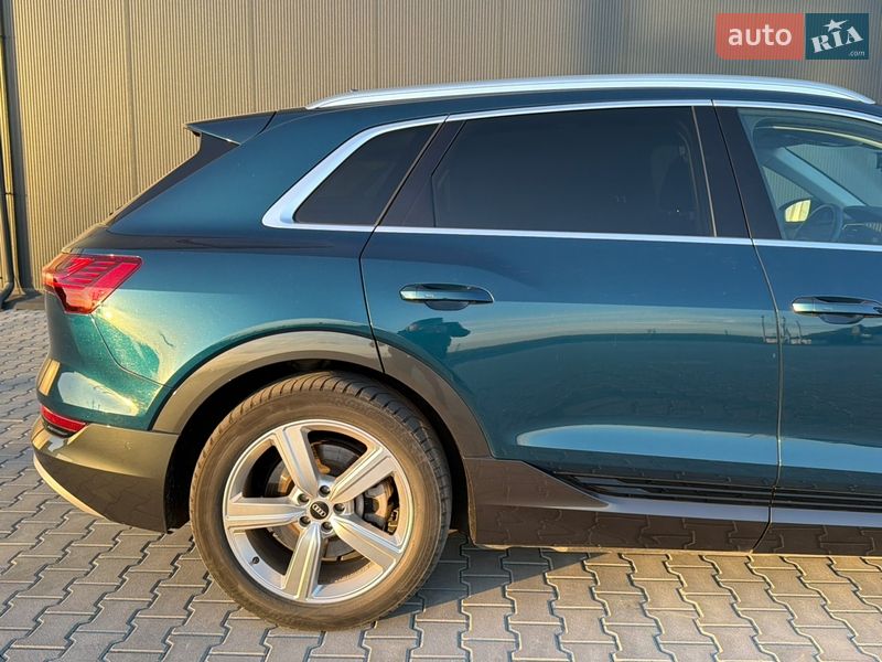 Позашляховик / Кросовер Audi e-tron 2021 в Львові