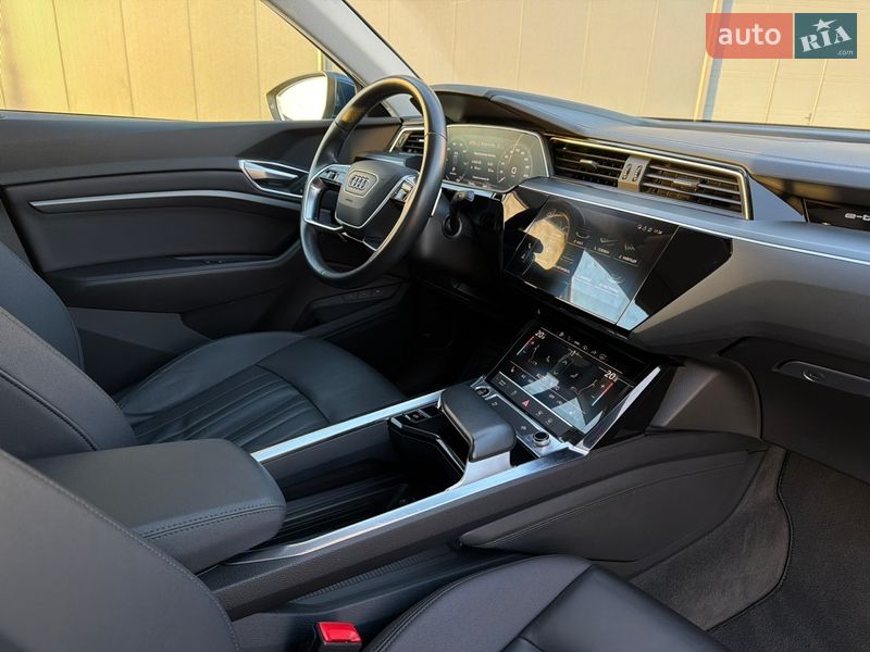 Позашляховик / Кросовер Audi e-tron 2021 в Львові
