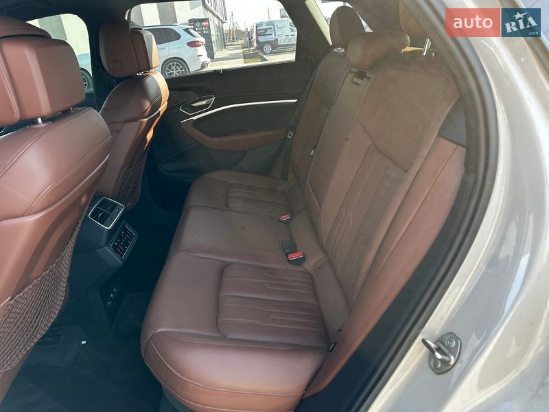 Внедорожник / Кроссовер Audi e-tron 2019 в Львове