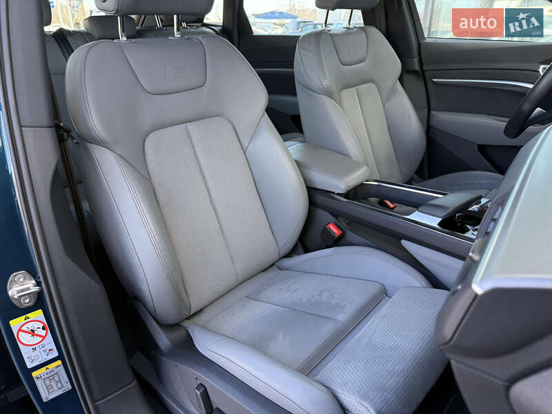 Внедорожник / Кроссовер Audi e-tron 2022 в Хмельницком