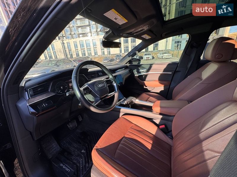 Внедорожник / Кроссовер Audi e-tron 2022 в Киеве