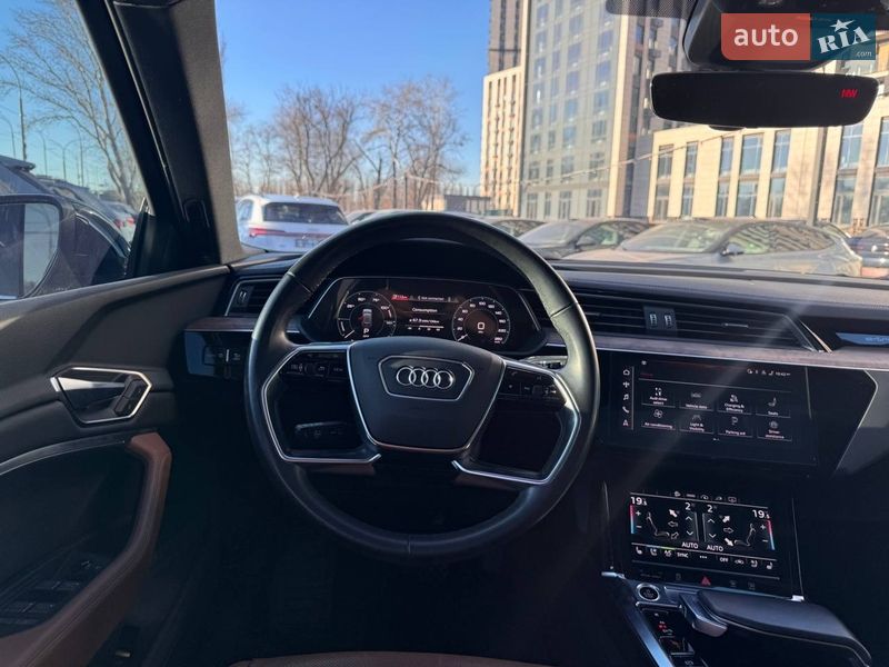 Внедорожник / Кроссовер Audi e-tron 2022 в Киеве