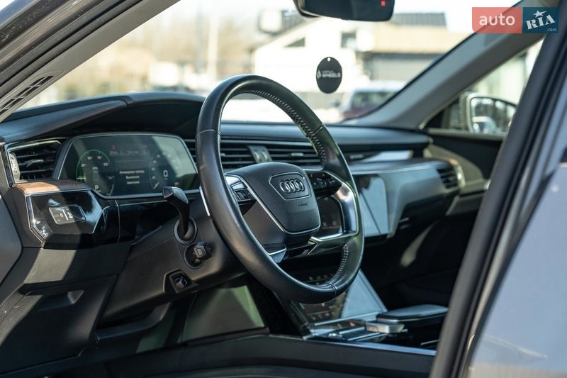 Внедорожник / Кроссовер Audi e-tron 2020 в Черновцах