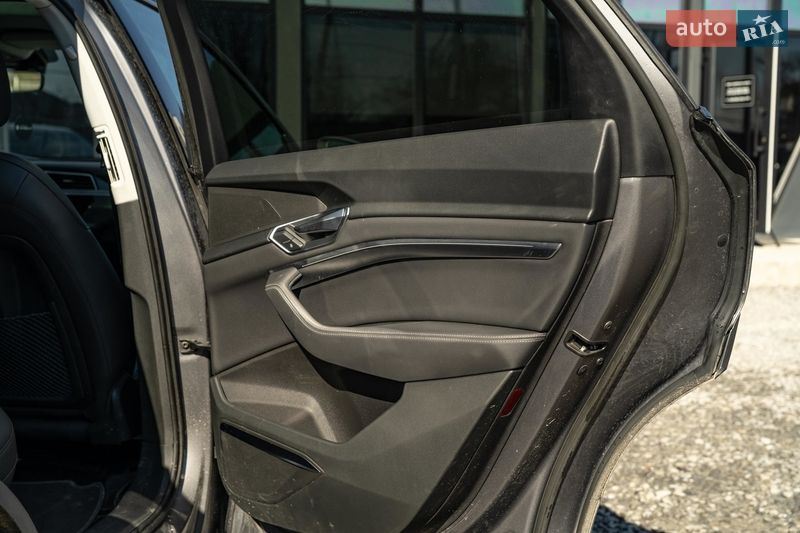 Внедорожник / Кроссовер Audi e-tron 2020 в Черновцах