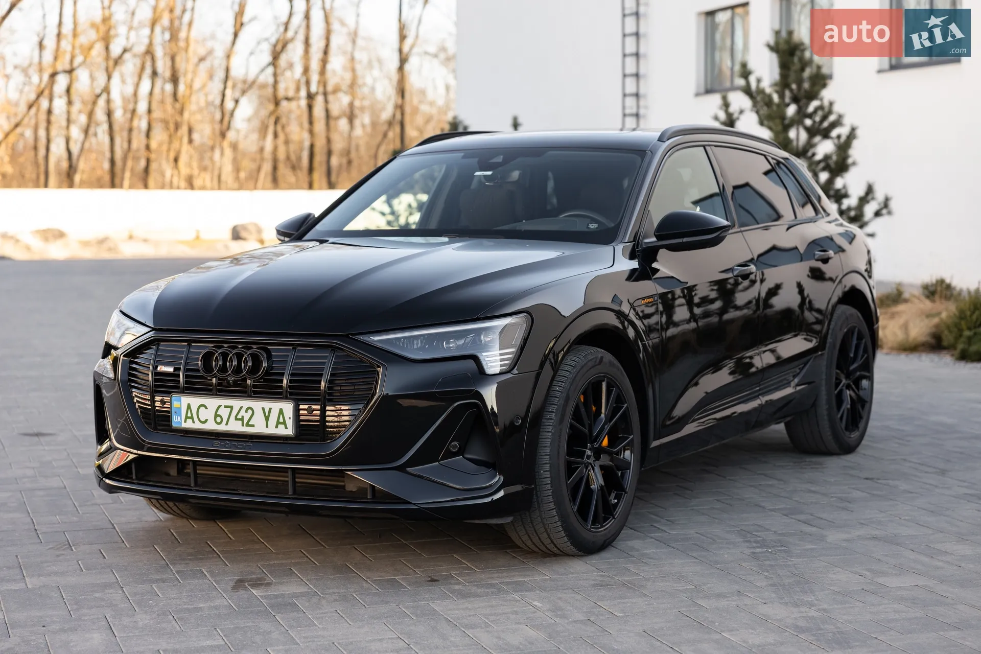 2022 Audi e-tron - фото 1