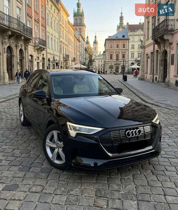 Audi e-tron 2019