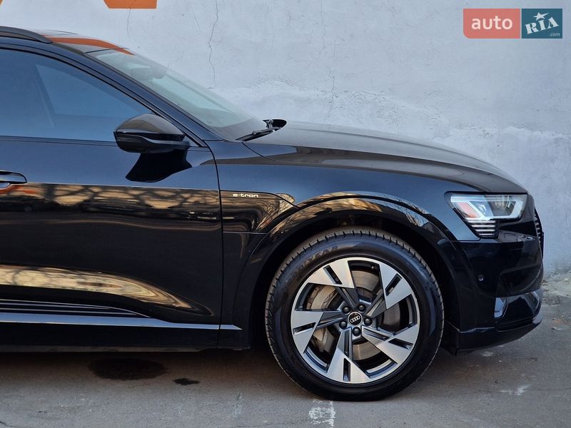 Позашляховик / Кросовер Audi e-tron 2021 в Одесі