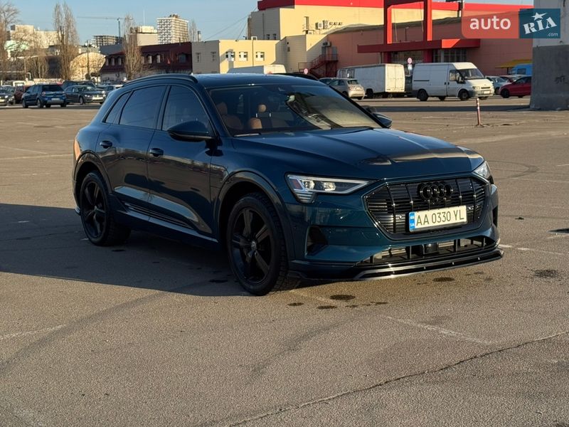 Внедорожник / Кроссовер Audi e-tron 2019 в Киеве