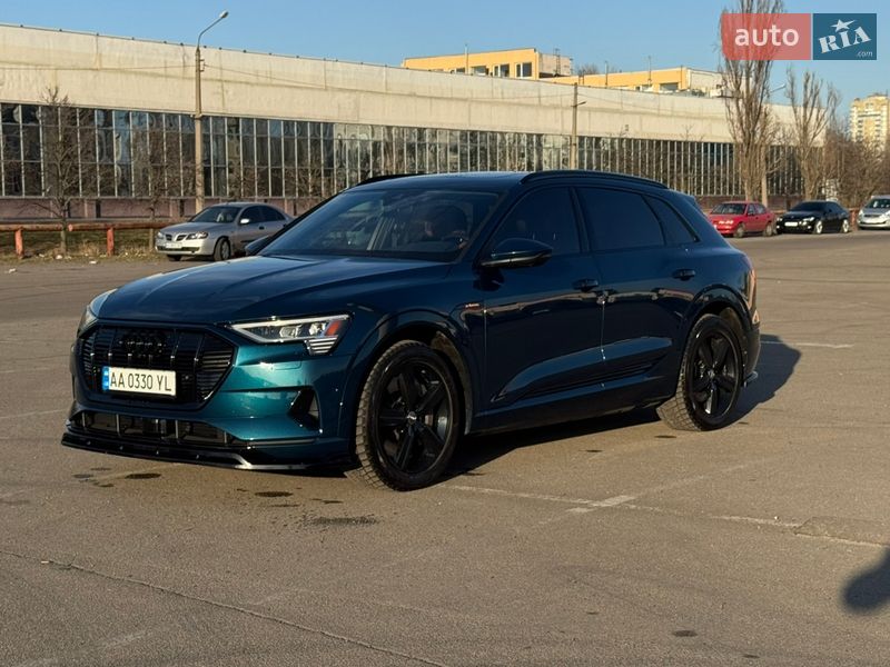 Внедорожник / Кроссовер Audi e-tron 2019 в Киеве