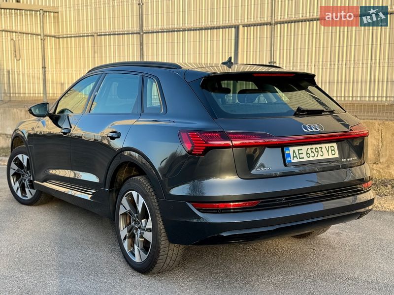 Внедорожник / Кроссовер Audi e-tron 2021 в Днепре фото 3 Внедорожник / Кроссовер Audi e-tron 2021 в Днепре