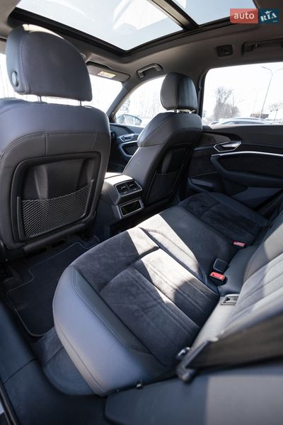 Внедорожник / Кроссовер Audi e-tron 2020 в Львове