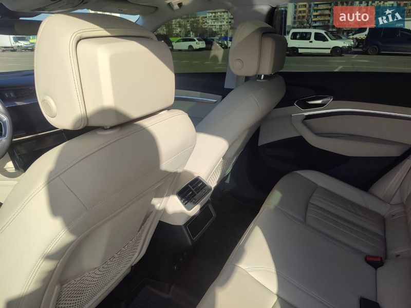 Внедорожник / Кроссовер Audi e-tron 2020 в Киеве