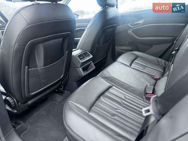 Позашляховик / Кросовер Audi e-tron 2020 в Чернівцях