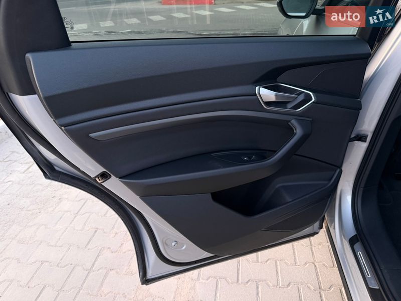 Внедорожник / Кроссовер Audi e-tron 2021 в Тернополе