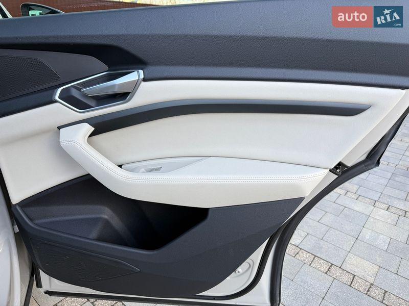 Позашляховик / Кросовер Audi e-tron 2020 в Коломиї