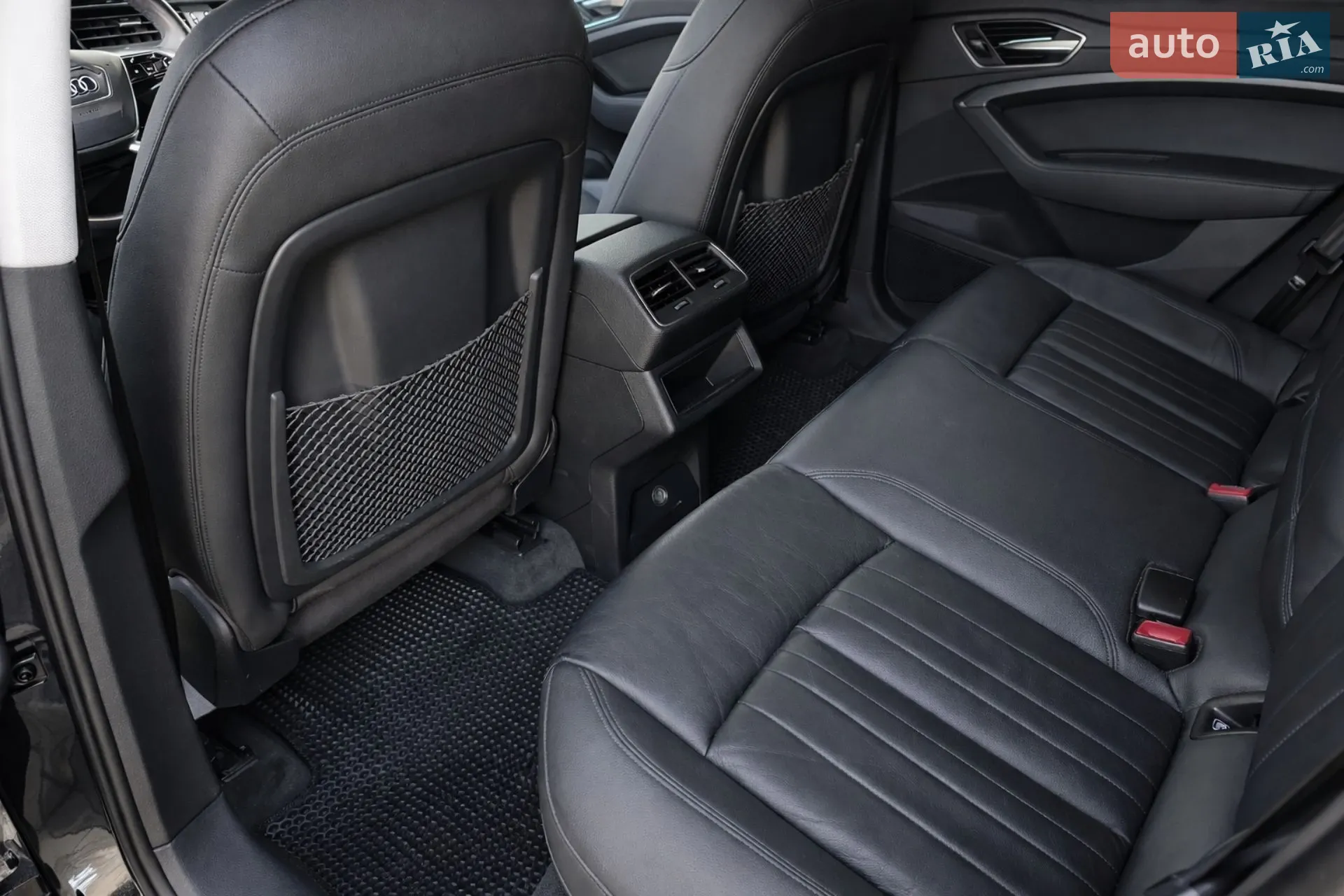 2019 Audi e-tron - мініатюра 8
