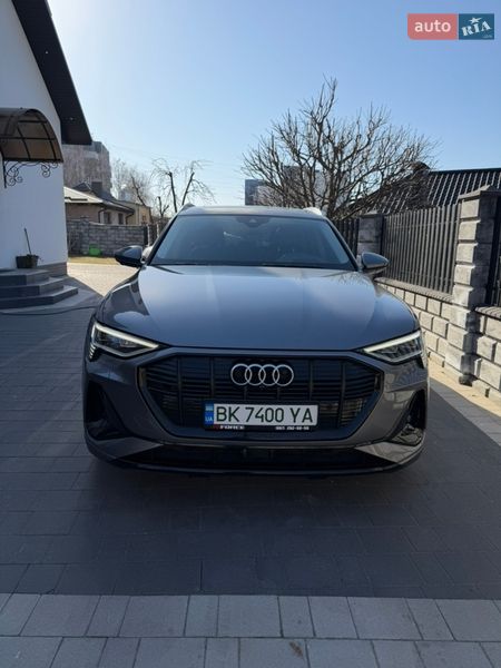 Audi e-tron 2019