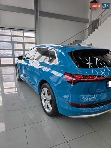 Позашляховик / Кросовер Audi e-tron 2019 в Дніпрі