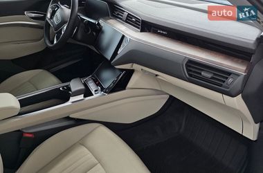 Внедорожник / Кроссовер Audi e-tron 2019 в Днепре