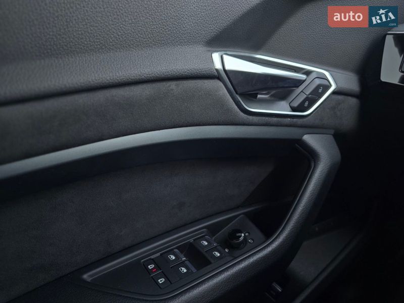 Позашляховик / Кросовер Audi e-tron 2021 в Львові