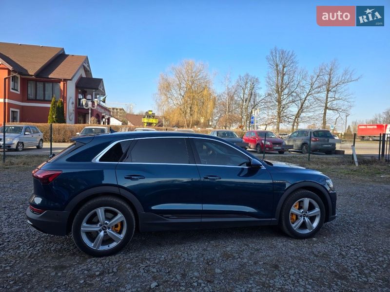 Позашляховик / Кросовер Audi e-tron 2021 в Львові
