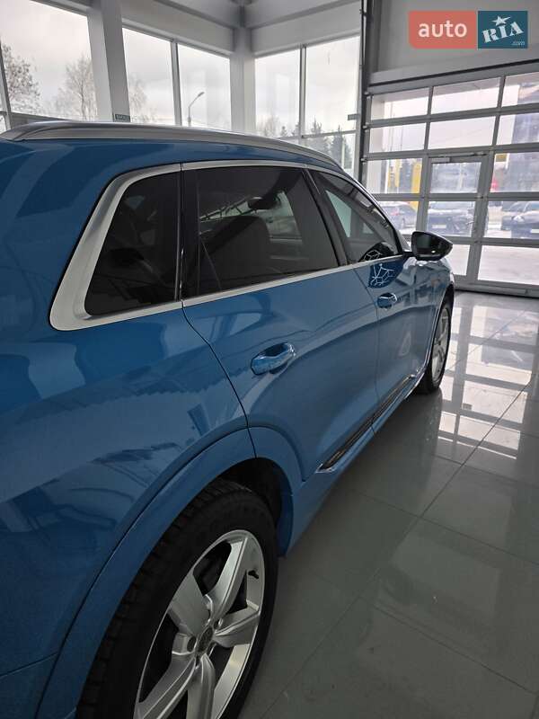 Позашляховик / Кросовер Audi e-tron 2019 в Дніпрі