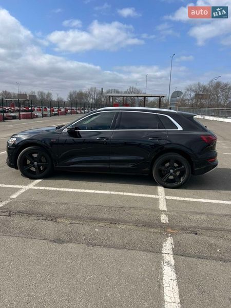 Внедорожник / Кроссовер Audi e-tron 2019 в Киеве фото 4 Внедорожник / Кроссовер Audi e-tron 2019 в Киеве