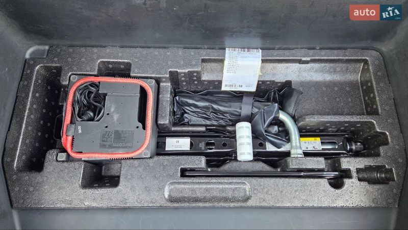 Позашляховик / Кросовер Audi e-tron 2020 в Нерубайське